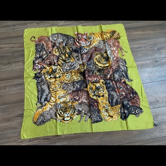 Silk scarf - Picture 1 of 7